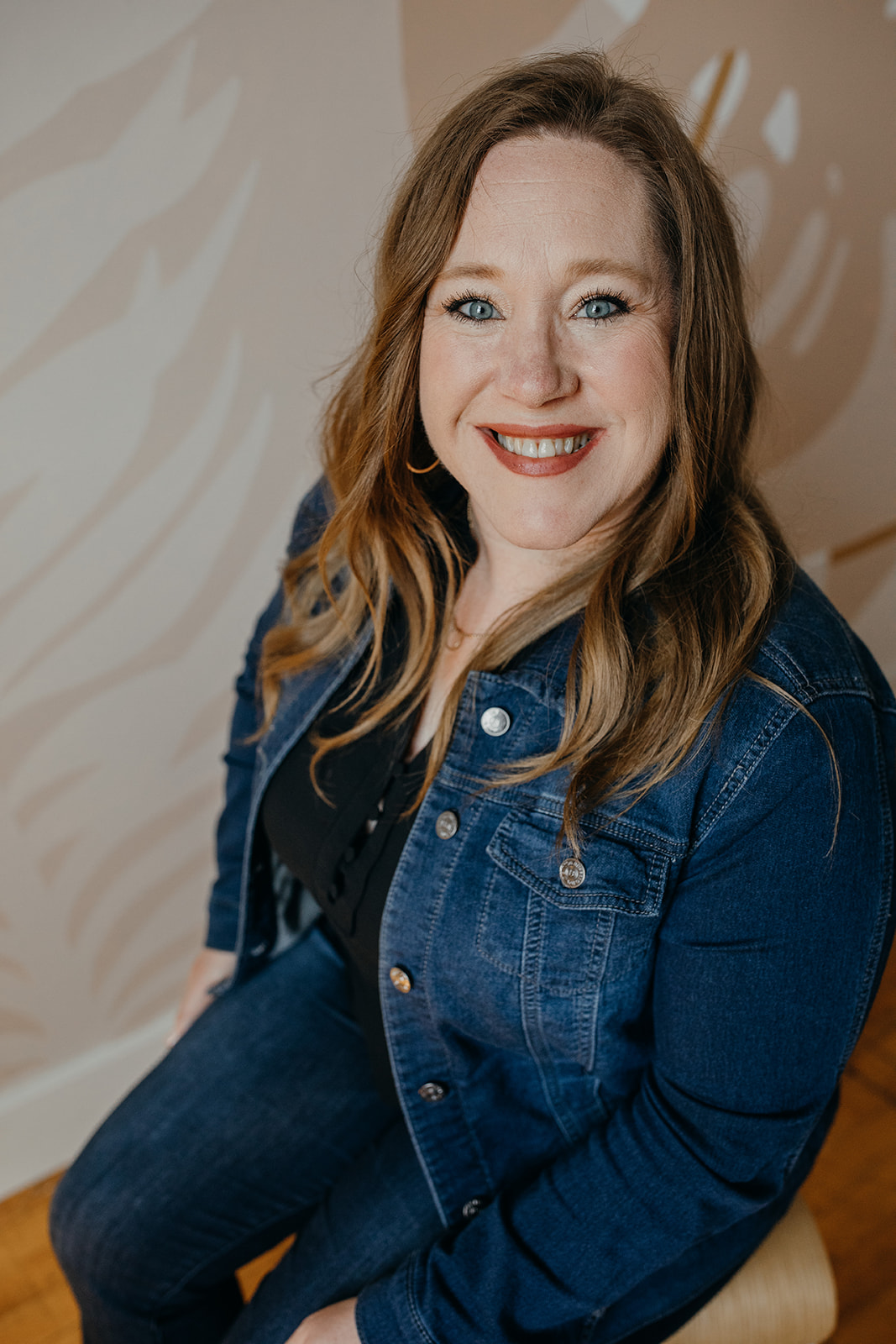 Leanne Ozaine meeting with clients